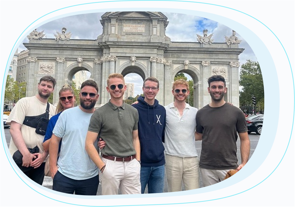 Technical Customer Support Mark und Junior Developer Robin beim Co-Working in Stuttgart